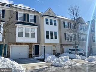 23092 FONTWELL SQ, Sterling, VA 20166