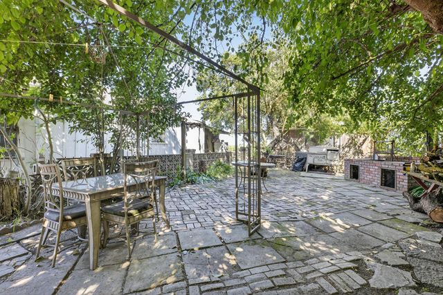 383 Taylor Rd, Lodi, CA 95242