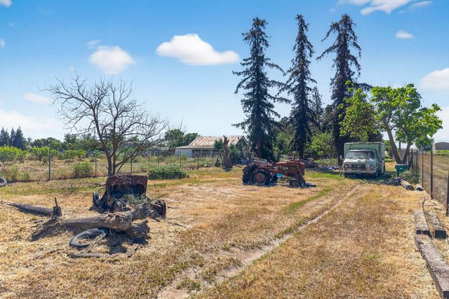 383 Taylor Rd, Lodi, CA 95242