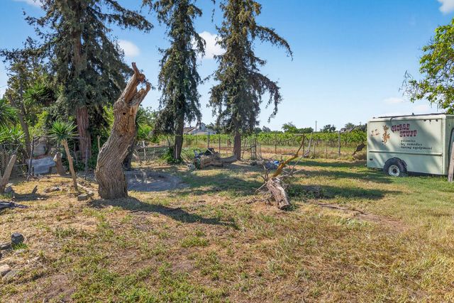 383 Taylor Rd, Lodi, CA 95242