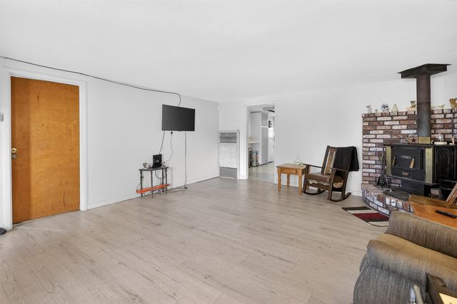 383 Taylor Rd, Lodi, CA 95242