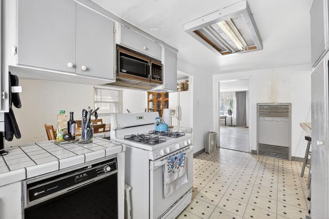 383 Taylor Rd, Lodi, CA 95242