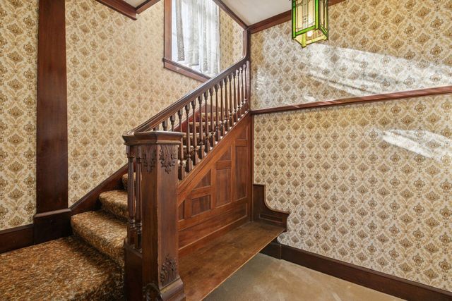 1105 Jessie Street, Saint Paul, MN 55130