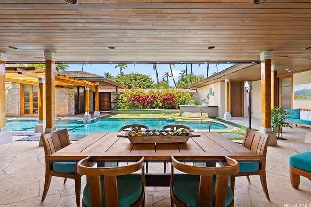 396 Dune Circle, Kailua, HI 96734