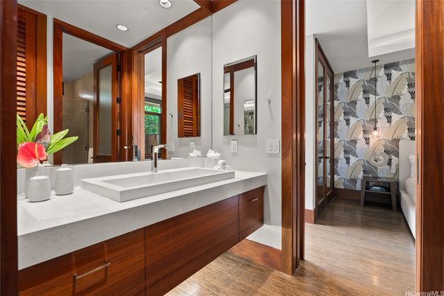 396 Dune Circle, Kailua, HI 96734