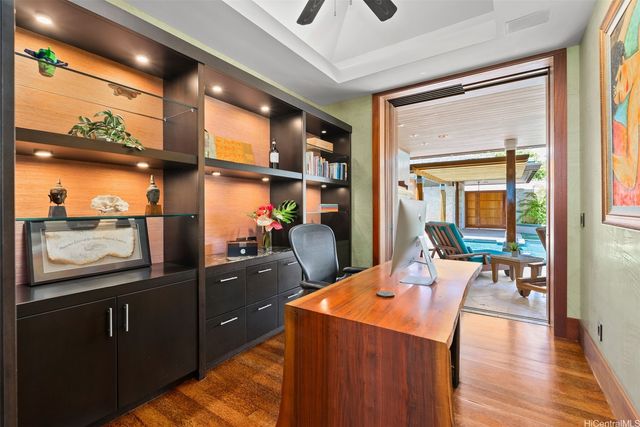 396 Dune Circle, Kailua, HI 96734