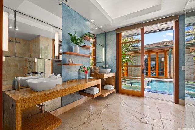 396 Dune Circle, Kailua, HI 96734