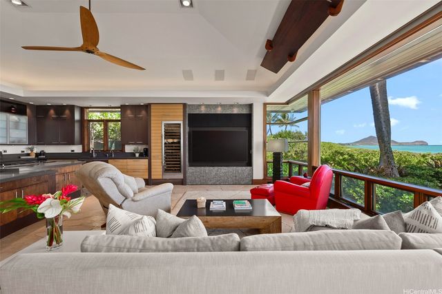 396 Dune Circle, Kailua, HI 96734