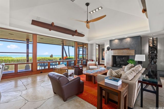 396 Dune Circle, Kailua, HI 96734