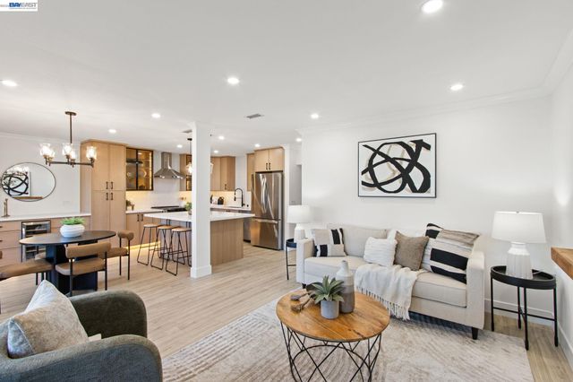 2772 Tice Creek Dr 4, Walnut Creek, CA 94595