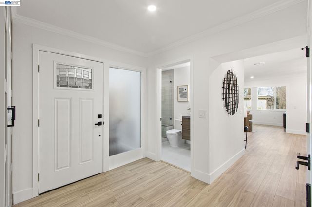 2772 Tice Creek Dr 4, Walnut Creek, CA 94595