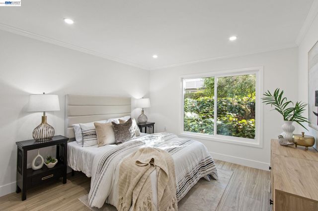 2772 Tice Creek Dr 4, Walnut Creek, CA 94595