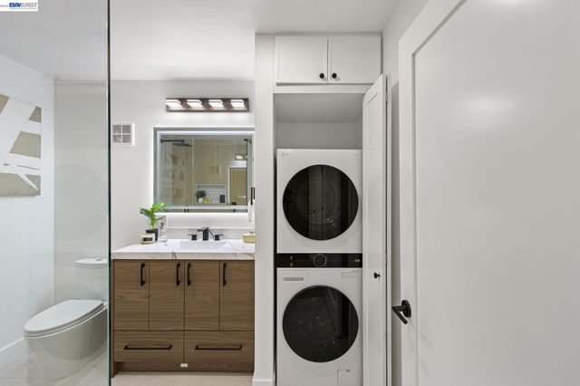 2772 Tice Creek Dr 4, Walnut Creek, CA 94595