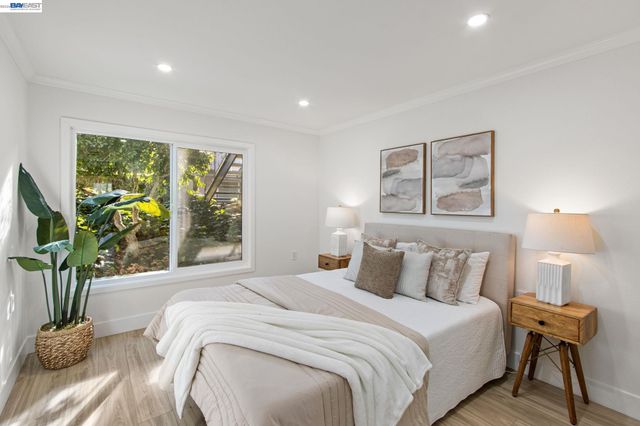 2772 Tice Creek Dr 4, Walnut Creek, CA 94595