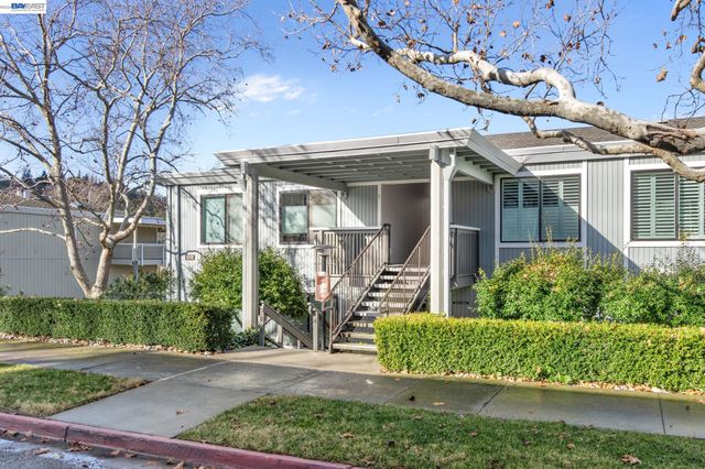 2772 Tice Creek Dr 4, Walnut Creek, CA 94595