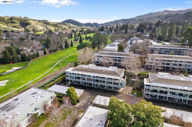 2772 Tice Creek Dr 4, Walnut Creek, CA 94595