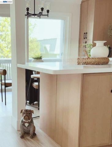 2772 Tice Creek Dr 4, Walnut Creek, CA 94595