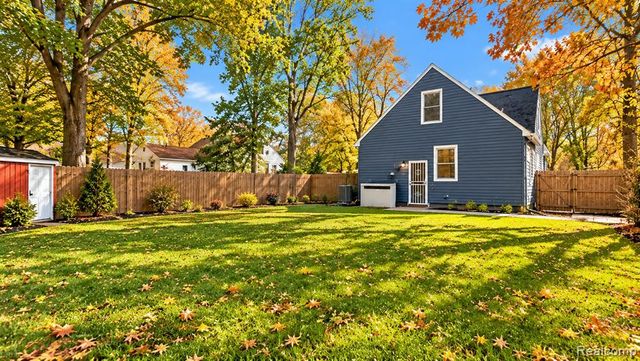21761 Middlebelt Road, Farmington Hills, MI 48336