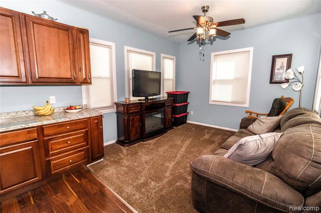 825 N Main Street, Lapeer, MI 48446