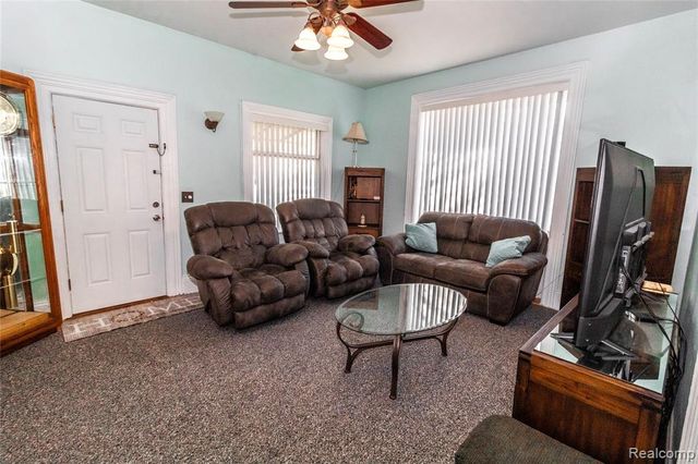 825 N Main Street, Lapeer, MI 48446