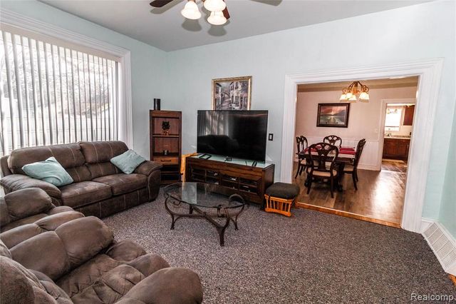 825 N Main Street, Lapeer, MI 48446