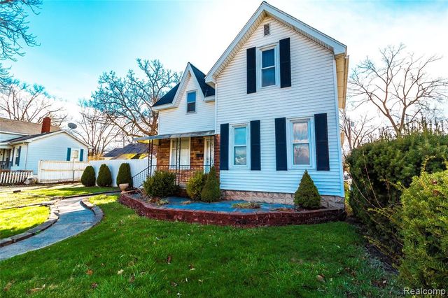 825 N Main Street, Lapeer, MI 48446