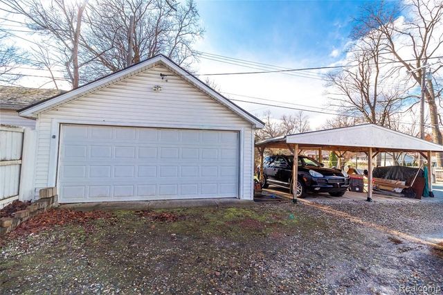 825 N Main Street, Lapeer, MI 48446