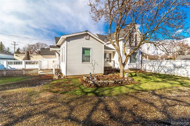 825 N Main Street, Lapeer, MI 48446