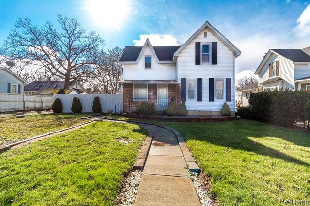 825 N Main Street, Lapeer, MI 48446