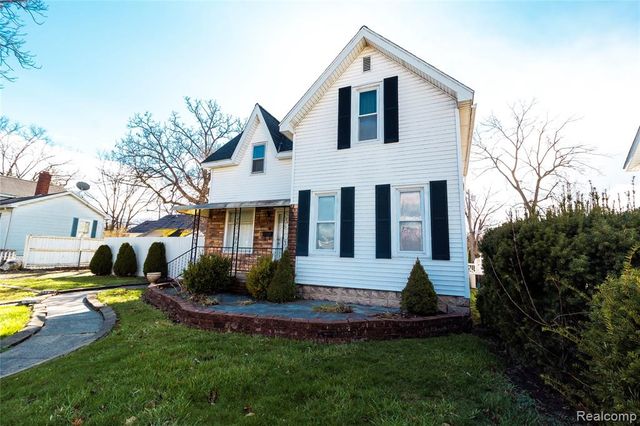 825 N Main Street, Lapeer, MI 48446