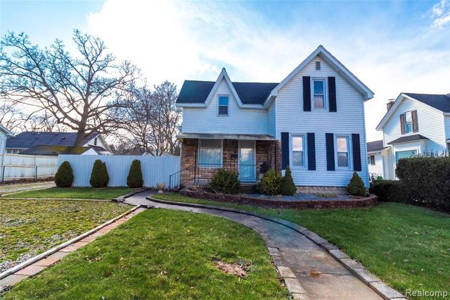 825 N Main Street, Lapeer, MI 48446