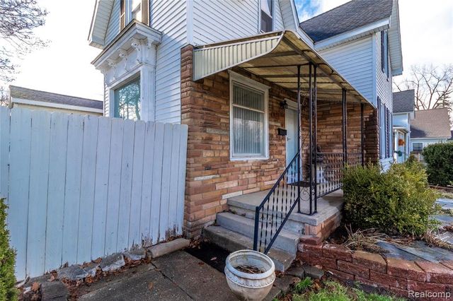 825 N Main Street, Lapeer, MI 48446