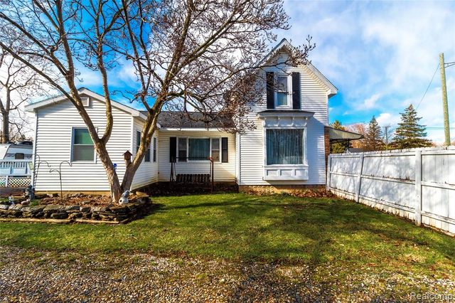 825 N Main Street, Lapeer, MI 48446