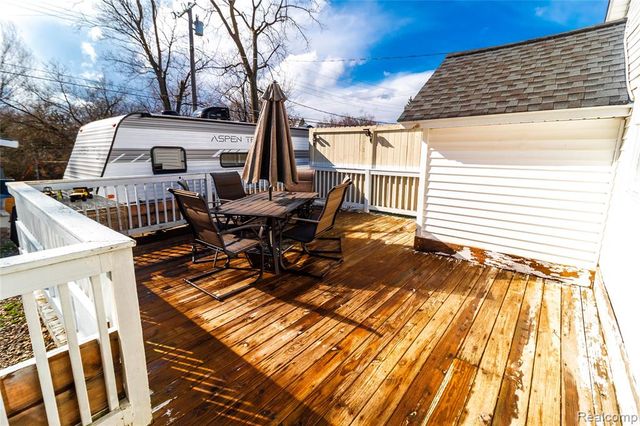 825 N Main Street, Lapeer, MI 48446