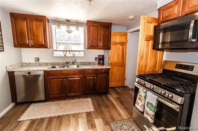 825 N Main Street, Lapeer, MI 48446
