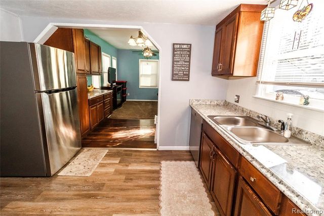 825 N Main Street, Lapeer, MI 48446