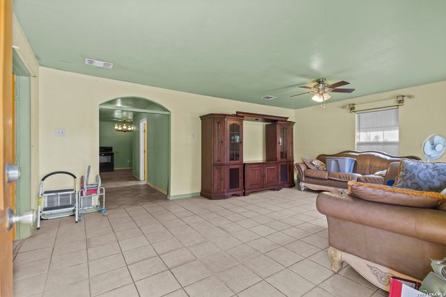 4735 Aloha, San Antonio, TX 78219