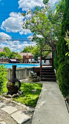 14031 Longtin Street, Southgate, MI 48195