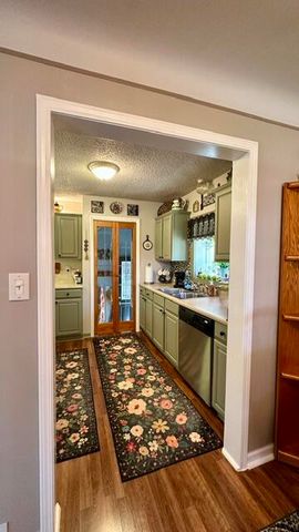 14031 Longtin Street, Southgate, MI 48195