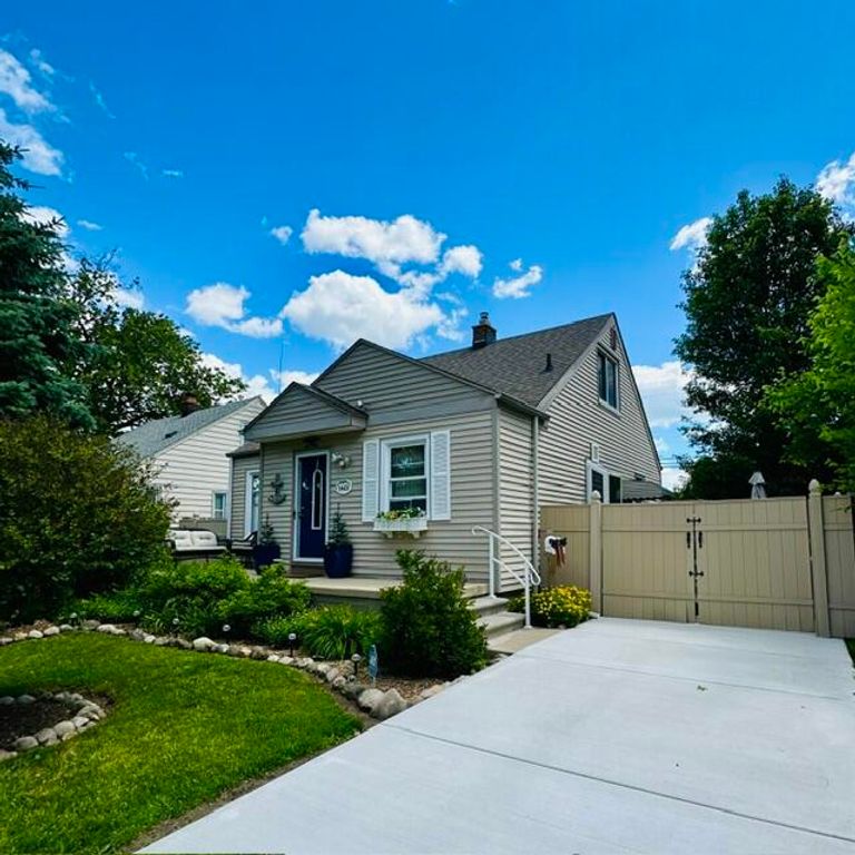 14031 Longtin Street, Southgate, MI 48195