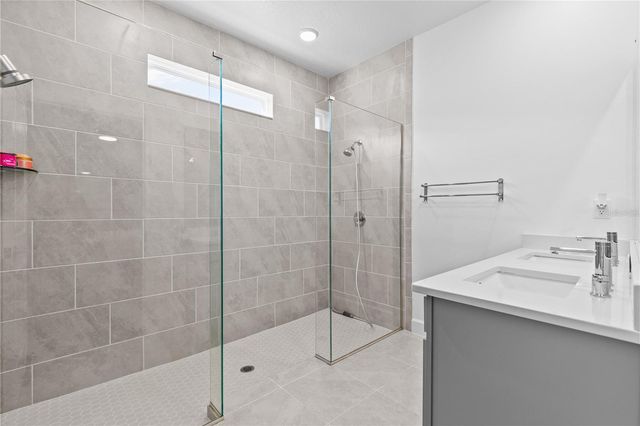 11851 SUNSAIL AVENUE, Orlando, FL 32832