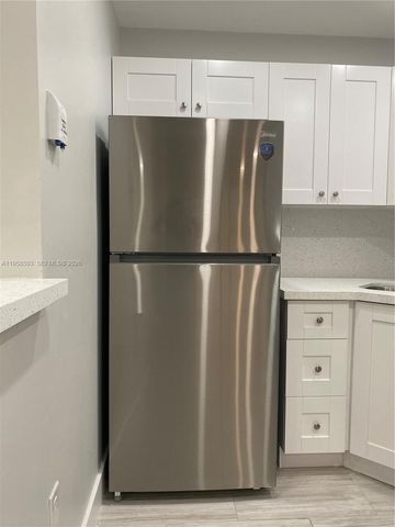 7175 NW 179th St 302, Hialeah, FL 33015