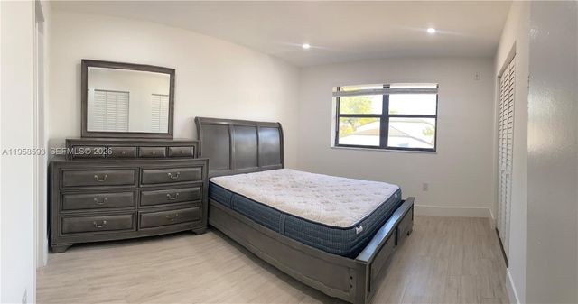 7175 NW 179th St 302, Hialeah, FL 33015