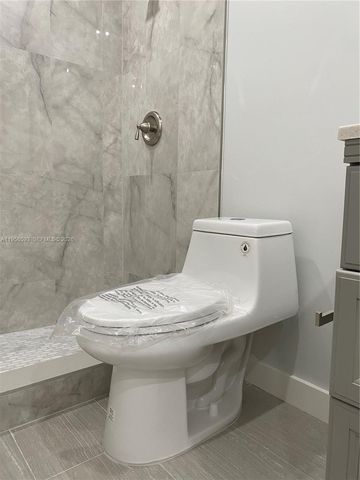 7175 NW 179th St 302, Hialeah, FL 33015