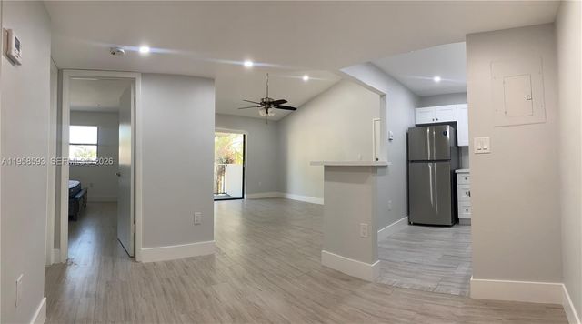 7175 NW 179th St 302, Hialeah, FL 33015