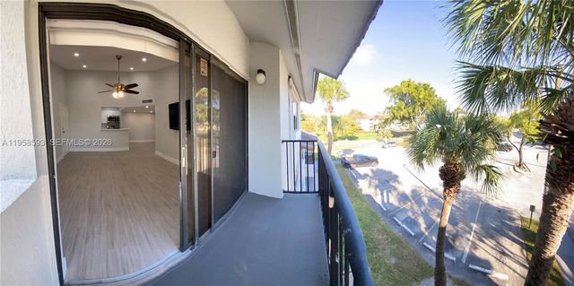 7175 NW 179th St 302, Hialeah, FL 33015