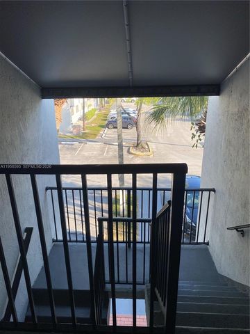 7175 NW 179th St 302, Hialeah, FL 33015
