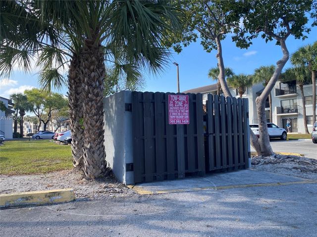 7175 NW 179th St 302, Hialeah, FL 33015