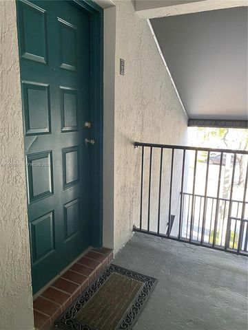 7175 NW 179th St 302, Hialeah, FL 33015