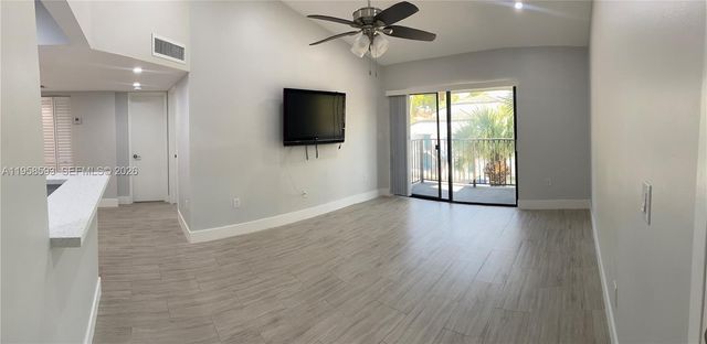 7175 NW 179th St 302, Hialeah, FL 33015